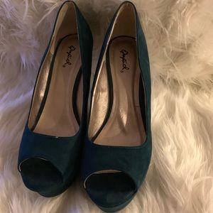 Qupid wedge peep toe